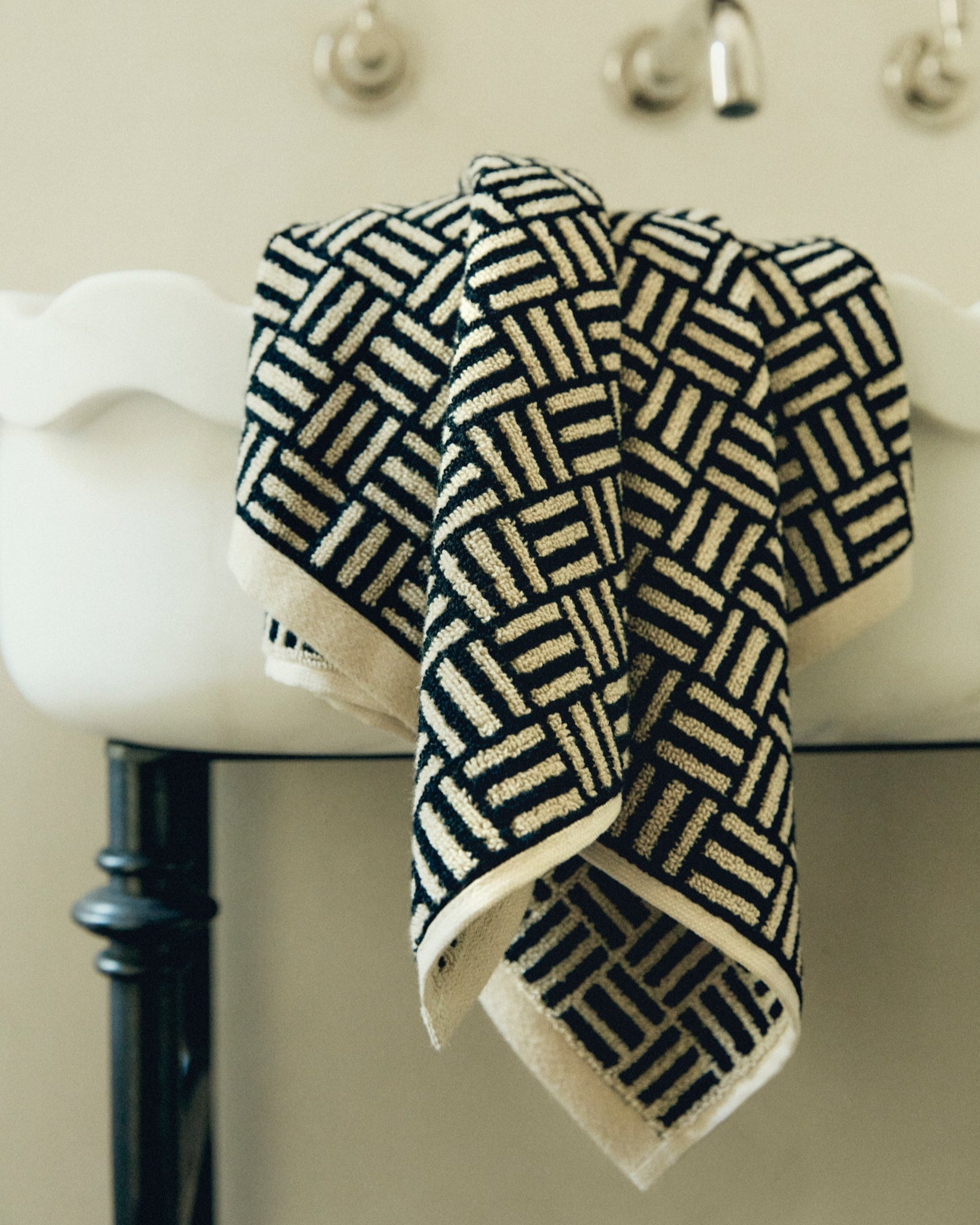 Torrens Hand Towel - Sand + Noir